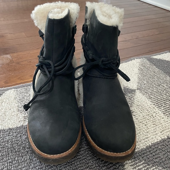 Ugg fleece lined short boots - Picture 1 of 8